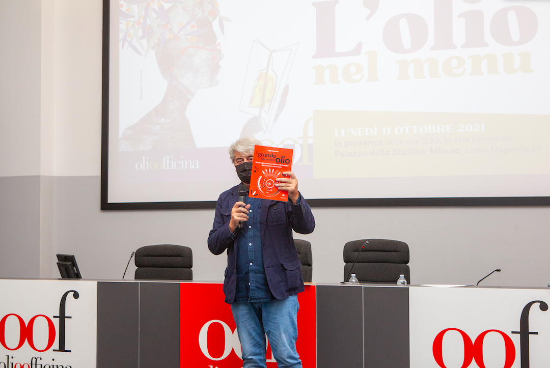 La premiazione del Milan International Olive Oil Award in una galleria di immagini