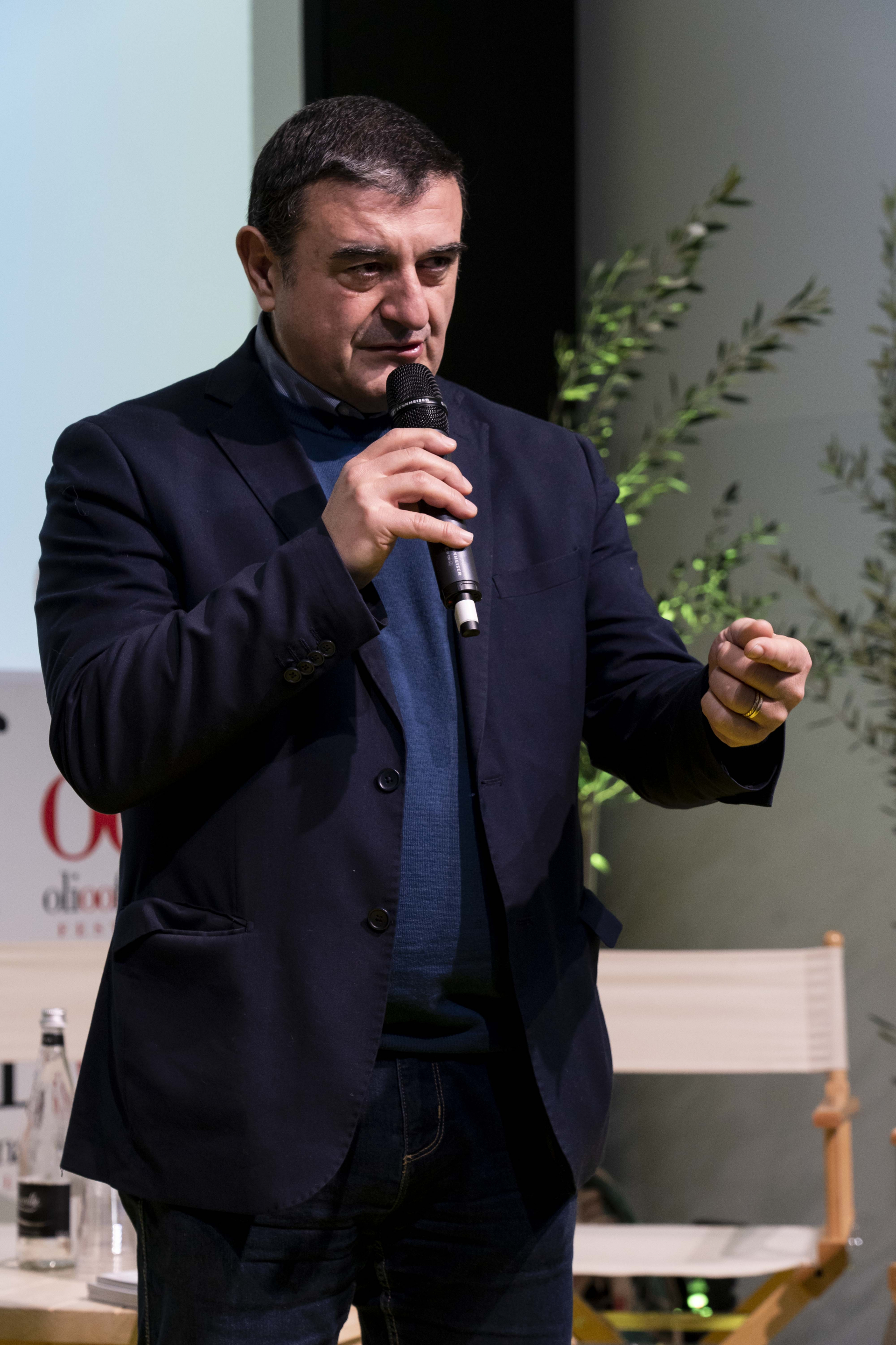 Il Premio Olio Officina per la letteratura a Guido Conti