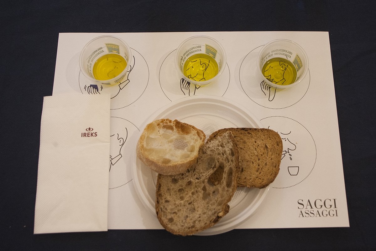Olive oil bread dip