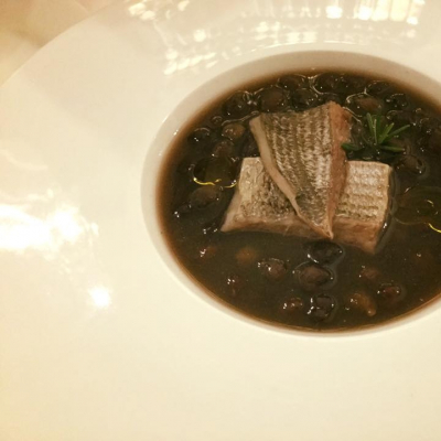 Zuppetta di ceci neri delle Murge con sarago affumicato con legno d'olivo