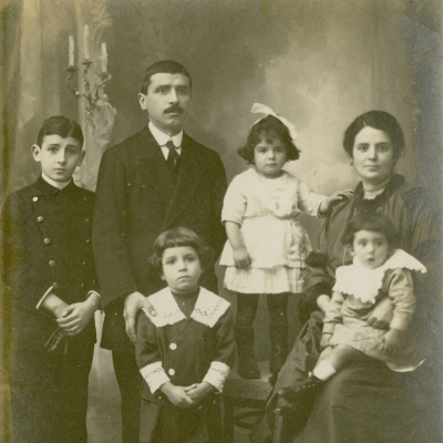 La famiglia Cavalieri il giorno dell'inaugurazione del pastificio