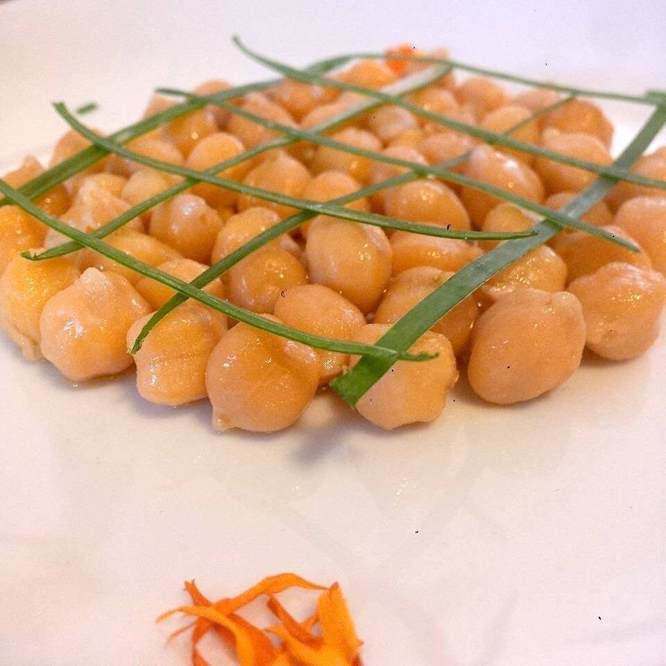 Cipolla egiziana ligure e ceci “in gabbia”