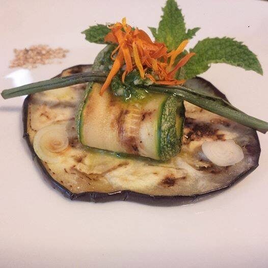 Grigliata mista di zucchine, melanzane e “pesto” alla cipolla egiziana ligure