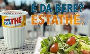 Una bella insalata, e, per condire, olio extra vergine, naturalmente