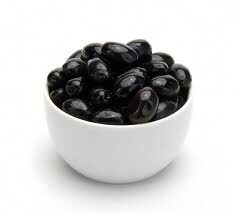 Insalata di bottarga e olive nere