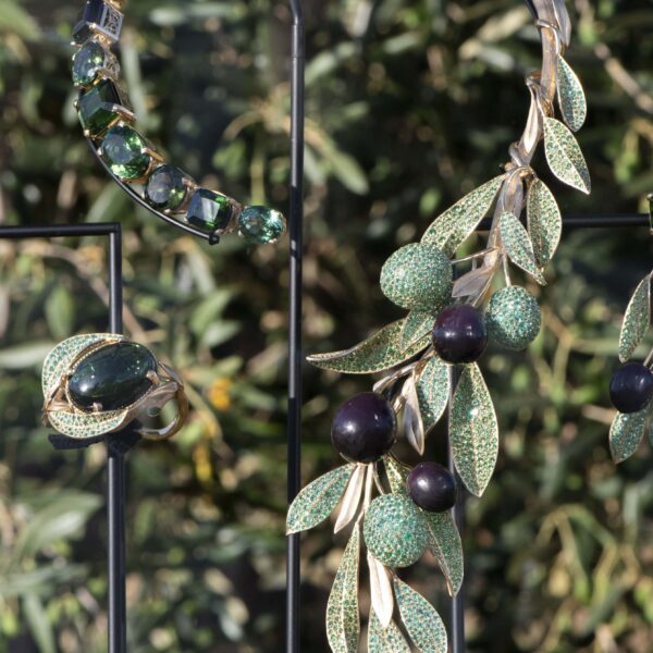L’olivo e i suoi frutti ispirano l’alta gioielleria firmata Dolce&Gabbana