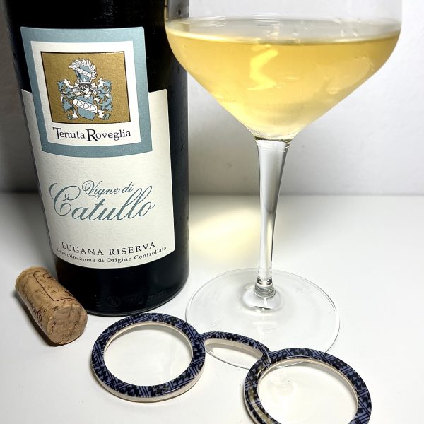 Vigne di Catullo, a firma Tenuta Roveglia. Chiaro tributo al poeta latino